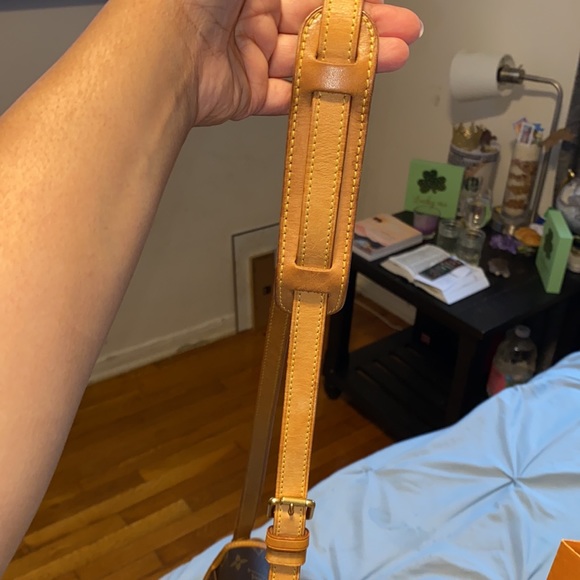 🔥Authentic 🔥Louis Vuitton Solange crossbody - Picture 10 of 11